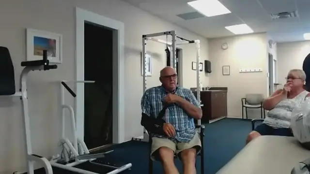 Video thumbnail for Fitting a Sling After Rotator Cuff Repair Surgery