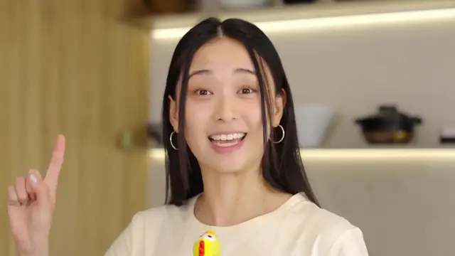 Video thumbnail for How to Make the BEST Korean Fried Chicken (  Science)(720P HD)