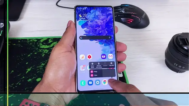 Video thumbnail for S20 FE 5G white unboxing + first impressions | a recommendable budget flagship ($699)