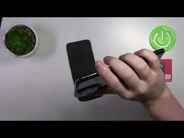 Video thumbnail for OPPO Find X3 Pro and Hand Size Comparison