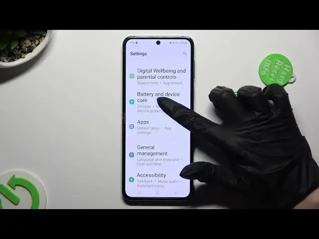 Video thumbnail for Demystifying Fast Charging: Mastering Controls for SAMSUNG Galaxy Z Flip5!