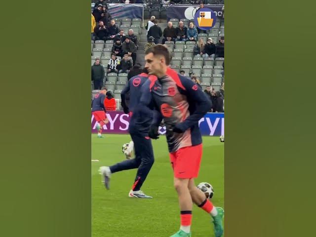 Video thumbnail for La magia de Lamine Yamal en la Champions League ✨

📹 FC Barcelona