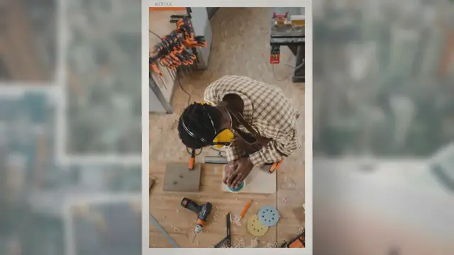 Video thumbnail for How to Sand Between Polyurethane Coats ?