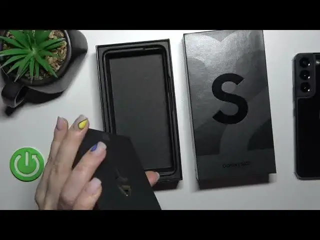 'Video thumbnail for Is the Samsung Galaxy S22 box set equipped with a charger?'