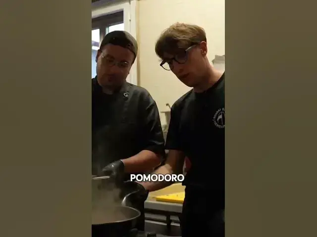 Video thumbnail for POLPETTE AL SUGO  #food #padova #foodie