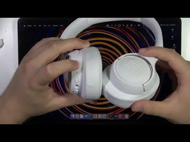 Video thumbnail for How to Pair JBL Tune 760NC with Macbook?