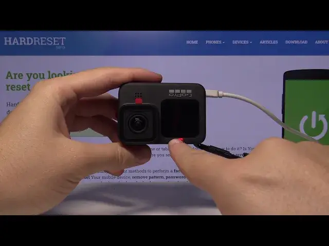 Video thumbnail for GoPro Hero 9 - How to Plug Charger