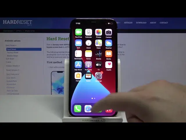 Video thumbnail for iPhone 12 Pro - Turn Off Location