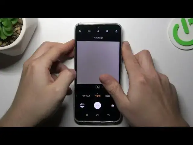 Video thumbnail for How to Take a Series of Photos on the Camera of VIVO Y19 - Burst Shot Mode