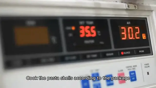 Video thumbnail for Cottage Cheese Stuffed Shells