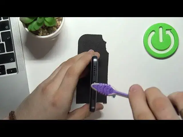 Video thumbnail for How to Clear USB Port in XIAOMI Redmi Note 11 - Remove Dirt From USB Port