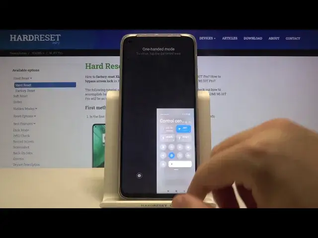 Video thumbnail for How to Enter One Handed Mode in XIAOMI Mi 10T Pro – Activate One Handed Mode