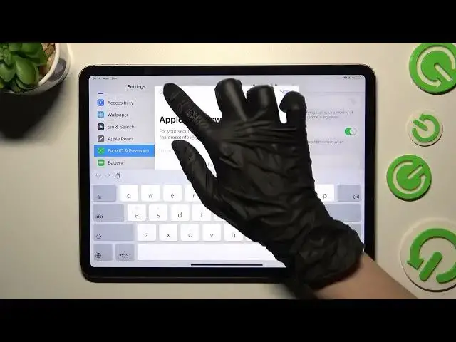 Video thumbnail for How to Lock the Screen with a Passcode on the iPad Pro 11'' 2022 - Add a Screen Lock