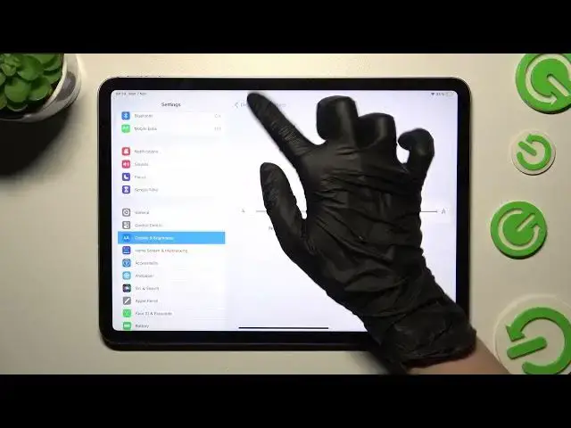 'Video thumbnail for How to Change the Interface Text Size on the iPad Pro 11'' 2022 - Adjust System Font Size'