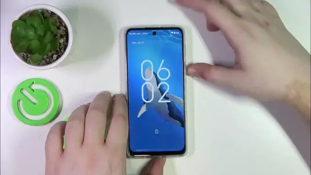 'Video thumbnail for How to Use Google Assistant on Lock Screen on Motorola Moto G24 – Manage Assistant'