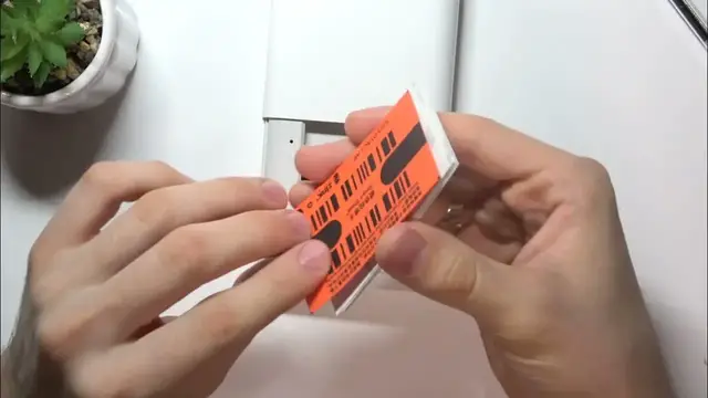 Video thumbnail for How to Insert Paper Cards to Xiaomi Mi Portable Photo Printer - Tutorial!