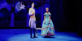 Video thumbnail for Exclusive: 'Love Is An Open Door' From Paper Mill's FROZEN