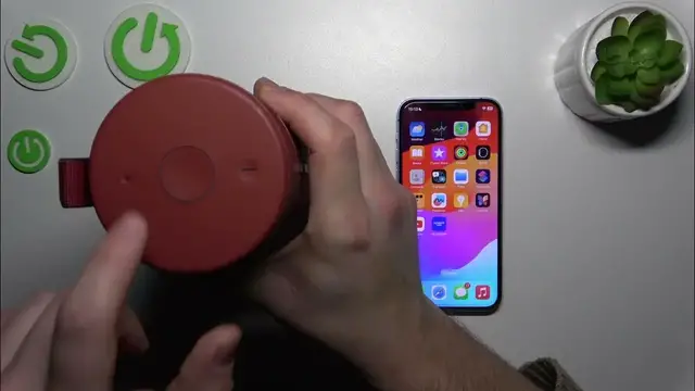 Video thumbnail for How to Switch Off Ultimate Ears Boom 3 – Turn Off Device