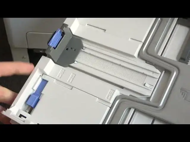Video thumbnail for How to insert A4 card into paper tray number 1 / Install the paper A4 size