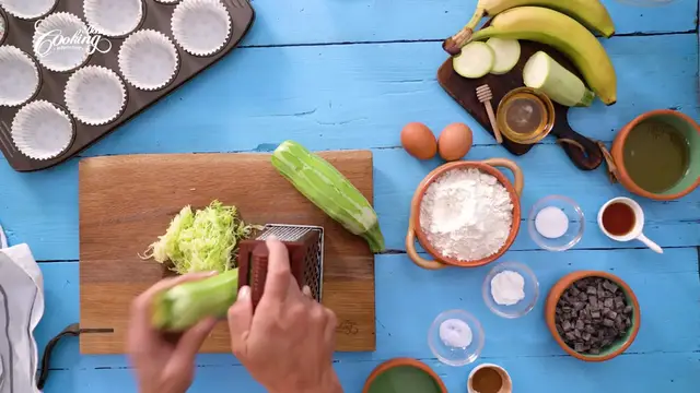 Video thumbnail for Banana Zucchini Chocolate Chip Muffins(720P HD)