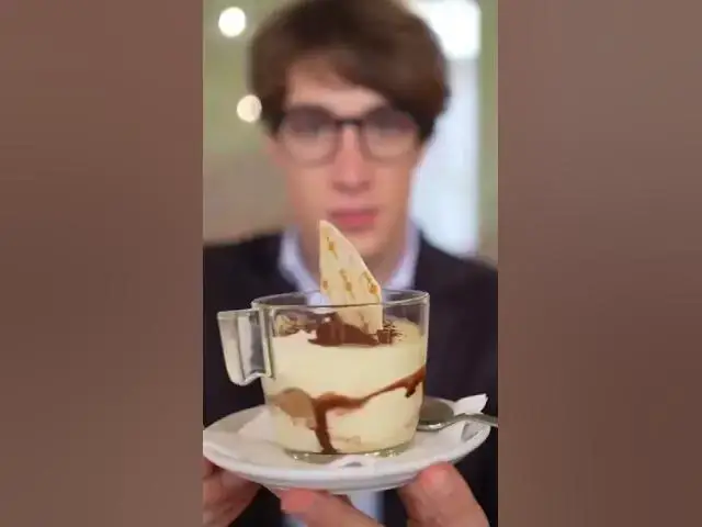 Video thumbnail for Il Caffè alla menta del Caffè Pedrocchi: Un'esplosione di gusto e tradizione #food #padova