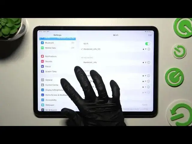 Video thumbnail for How to Find and Enter the Typing Correction Settings on the iPad Pro 11'' 2022