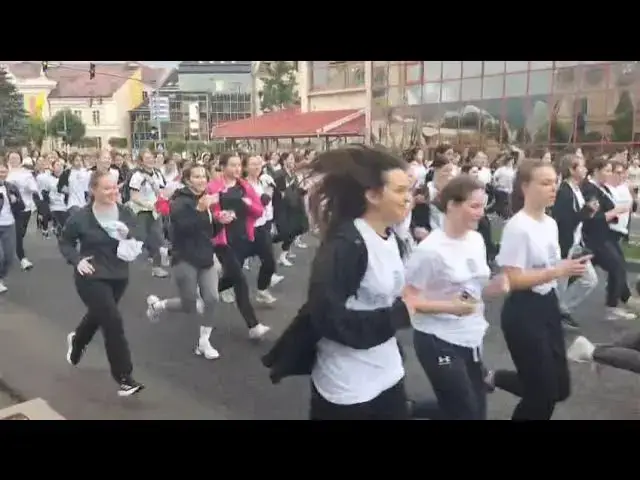 'Video thumbnail for Crosul Rotary 2025 – o lecție de energie și solidaritate, în ciuda vremii nefavorabile'