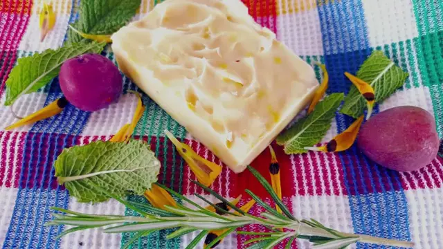 Video thumbnail for Palm Oil Soap Recipe