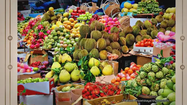 Video thumbnail for 10 Exotic Fruits You Must Try When You Visit Thailand