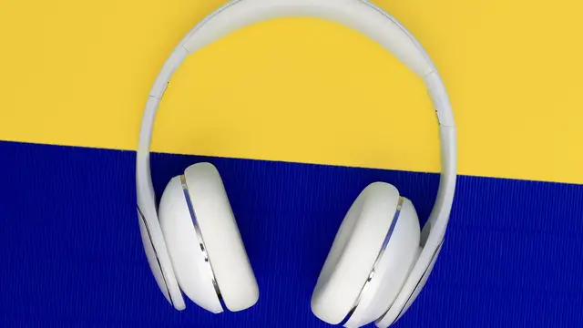 'Video thumbnail for Who is Headphone University'
