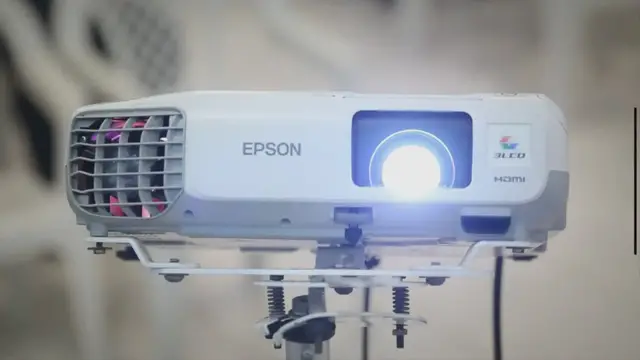 Video thumbnail for Switching From TV To Projector?