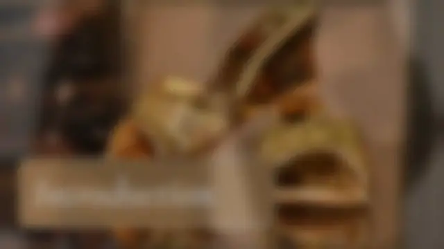 Video thumbnail for Sandal Comfort: Finding Supportive Styles for All-Day Wear