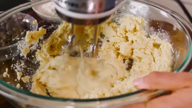 Video thumbnail for Perfect Soft And Chewy Chocolate Chip Cookies Recipe _ Delish Insanely Easy(720P_HD)