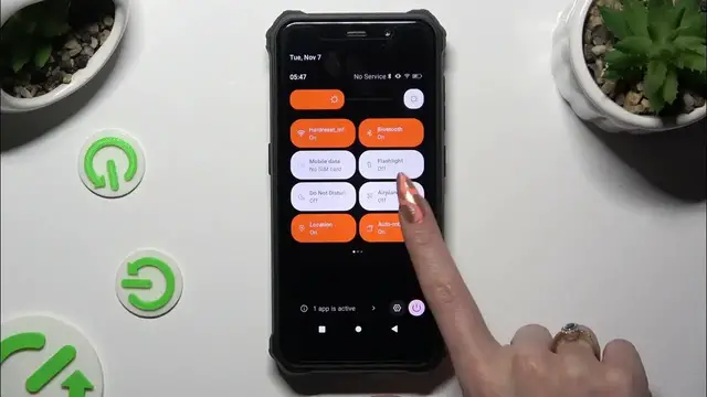 Video thumbnail for How to Turn On & Turn Off the Screen Auto Rotate Option on a FOSSIBOT F101