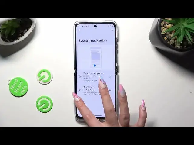 'Video thumbnail for How to Enter One Handed Mode in Motorola Razr 40 Ultra'
