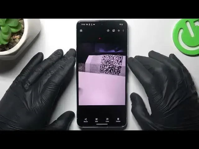 Video thumbnail for How to Take Live Photos in Google Pixel 8 Pro?