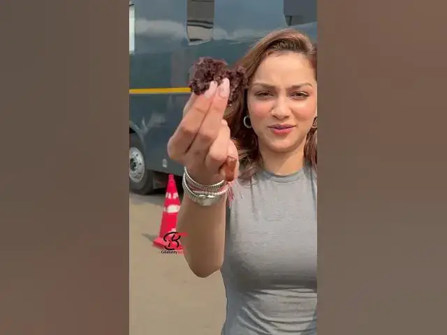 Video thumbnail for Alfia Jafry Celebrates Birthday at Prime Focus Studio | Cake Cutting Moment