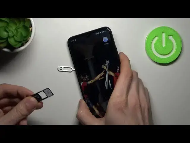 'Video thumbnail for How to Insert SIM Card into MOTOROLA Moto G8 Power Lite – Nano SIM Installation'