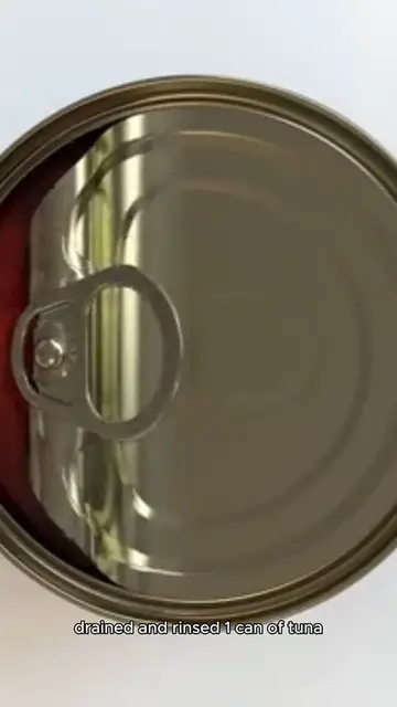 Video thumbnail for Chickpea and tuna salad