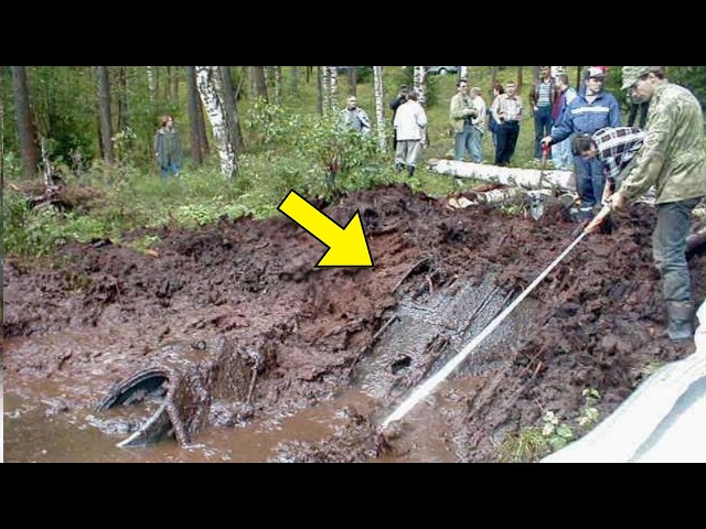 Video thumbnail for Hikers Think They See A Boat, But When They Start Digging It Turns Out To Be Something Else!