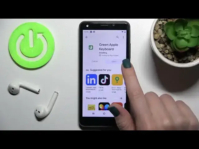 Video thumbnail for STK Life 9 - How To Install And Enable (iPhone) Green Apple Keyboard