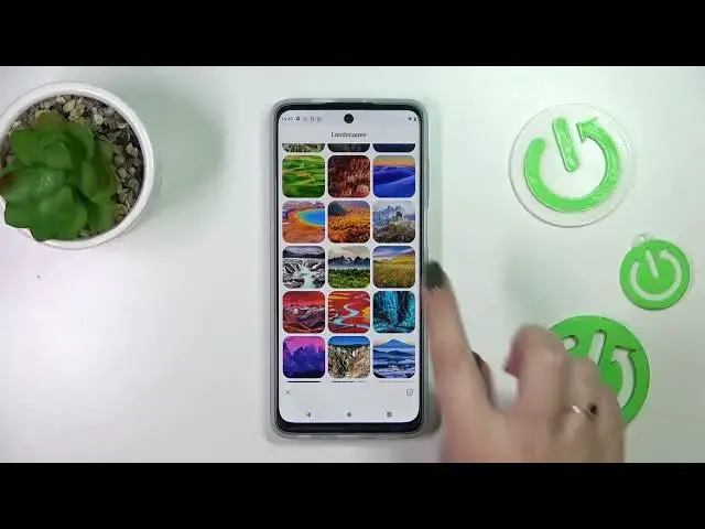 'Video thumbnail for How to Change the Wallpaper on the MOTOROLA Moto G62'