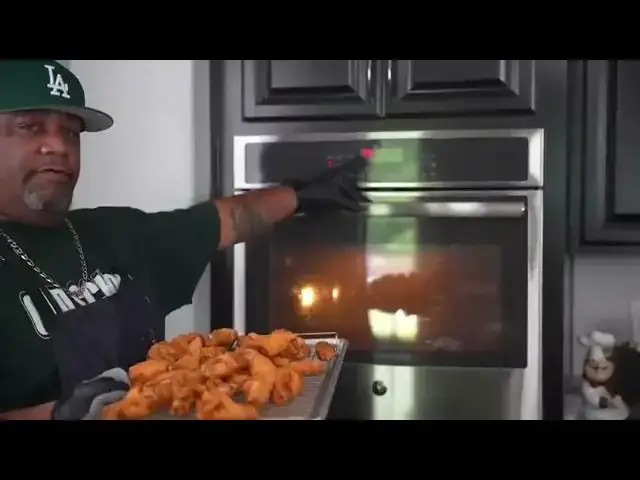 'Video thumbnail for Make Finger Licking Good Sweet and Spicy Wings'