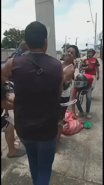 Video thumbnail for Vecinos toman la justicia en sus propias manos ante la falta de acción por parte de las autoridades de ecuador