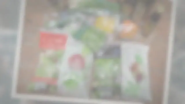 Video thumbnail for Should You Avoid Puffy Bags of Salad or Lettuce in Favor of Flat Ones?