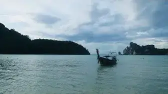 Video thumbnail for Koh Phi Phi 'The Beach' Island
