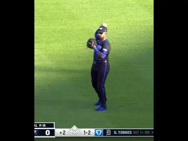 'Video thumbnail for Justyn-Henry Malloy's SMOOTH Sliding Catch!'