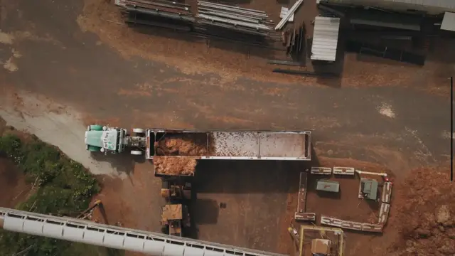 Video thumbnail for ECHO CS 800P Vs Stihl 660 Chainsaw (Which One’s Better)