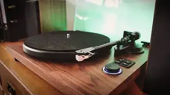 Video thumbnail for Plays vinyl, has Bluetooth & connects to PC for record digitisation!