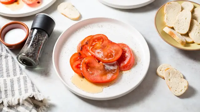 Video thumbnail for Simple Brown Butter Tomatoes Recipe